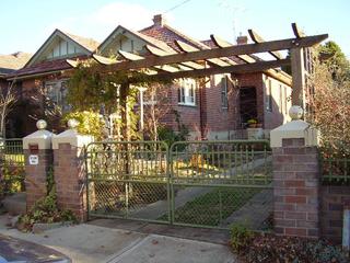 FRONT GATES (2008-05-30)