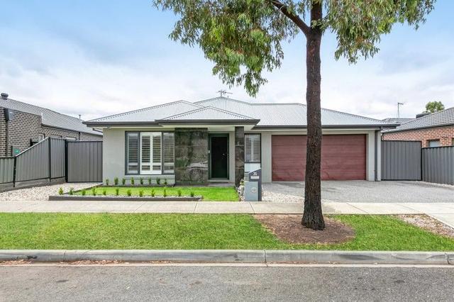 35 Emblem Way, VIC 3064