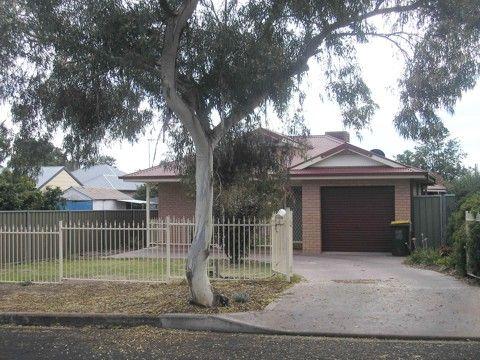 4 Luke St, NSW 2830