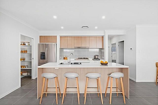 52 Currawong Circuit, QLD 4213