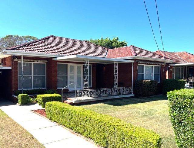 22 Moorefield Avenue, NSW 2217