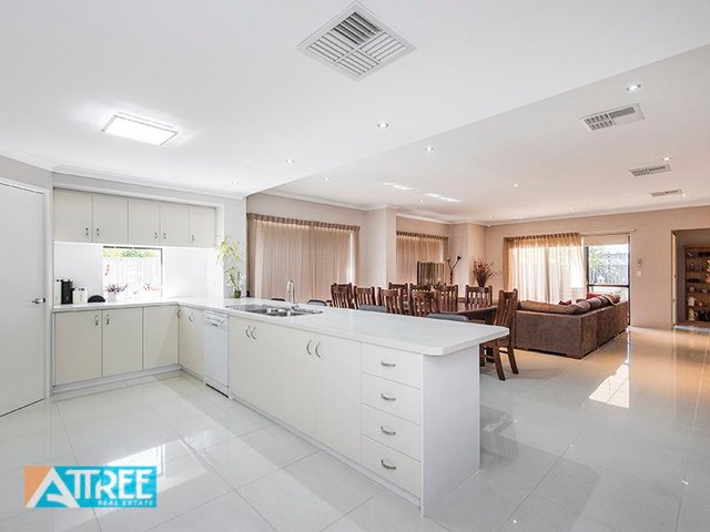 4 Silvershot Avenue, WA 6112