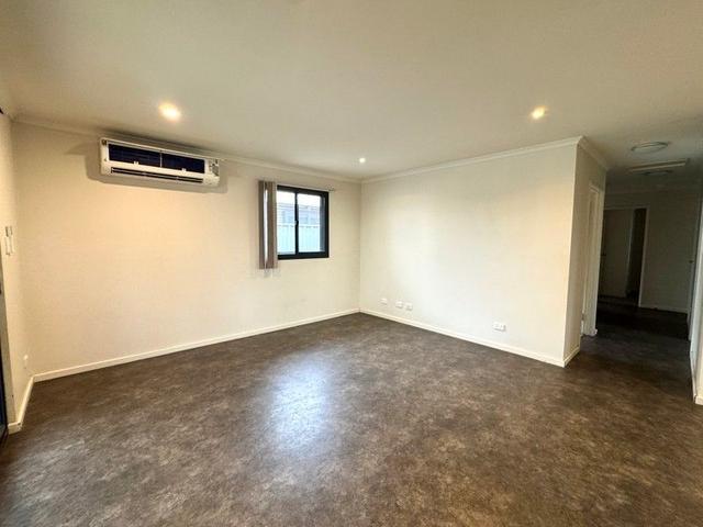 2/2 Phalarope Way, WA 6722