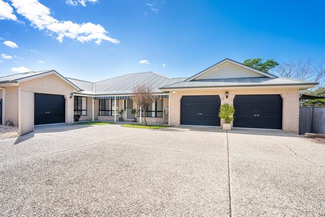 2/12 Bizet Place, NSW 2640
