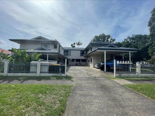 2/52 Minnie Street, QLD 4870