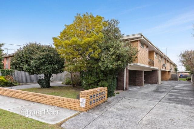 10/1216 Dandenong Road, VIC 3163