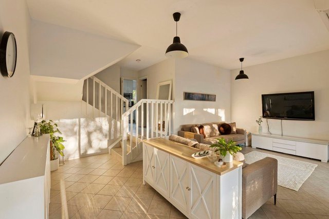 10C Kanimbla Road, WA 6009