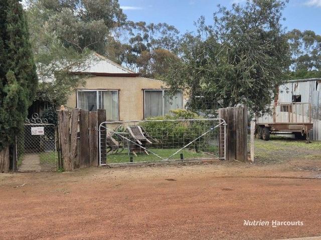 33 Roberts Street, WA 6372