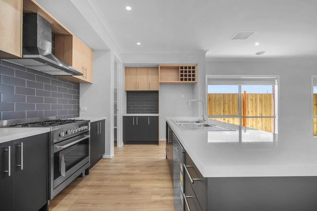 6 Tuscalee Tce, VIC 3335