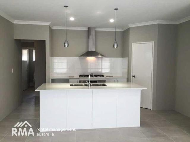 18 Tuscan Way, WA 6176