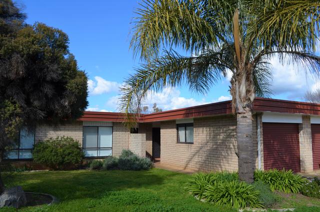 16 Crichton Crescent, NSW 2594