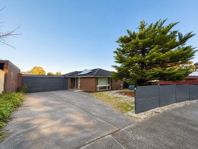 56 William Perry Close, VIC 3802