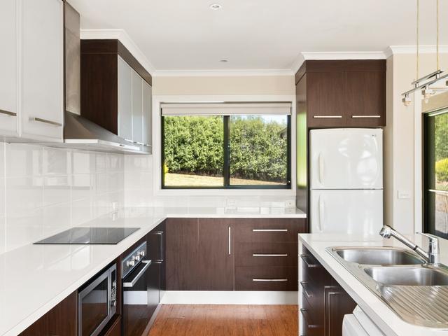 8 Crete Place, TAS 7019