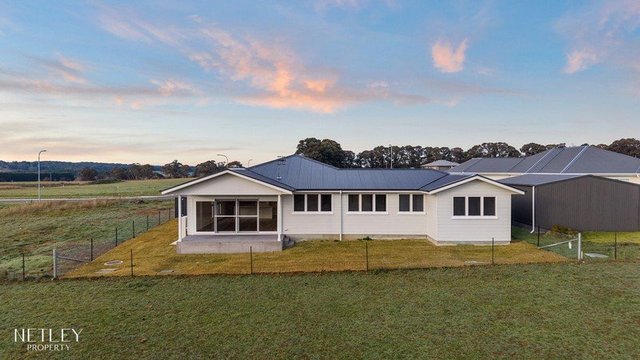 25b Nicholson Circuit, NSW 2583