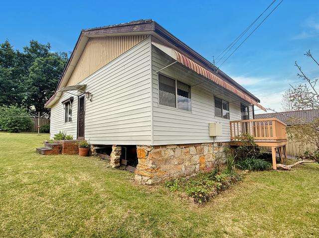 11 Parkes Crescent, NSW 2776