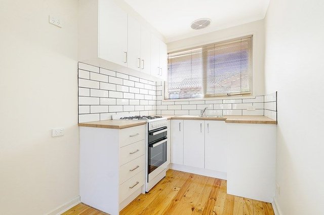 4/89 Coorigil Road, VIC 3163