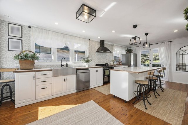 15 Leichhardt Crescent, NSW 2224
