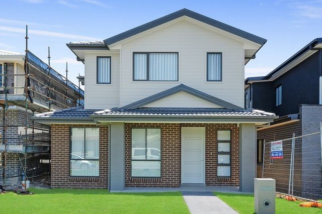 16 Strathyre  Drive, NSW 2170