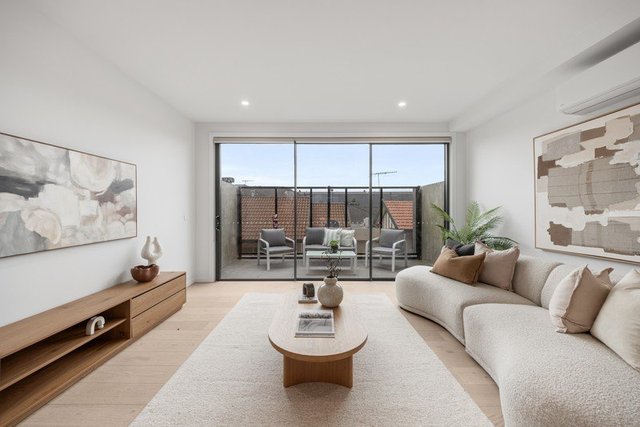 4/8 Winifred  Street, VIC 3040
