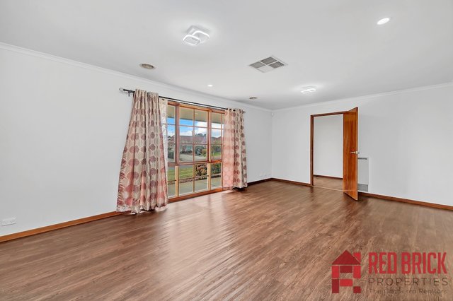 8 Kirkcaldie Circuit, ACT 2905