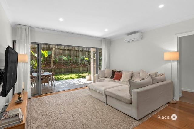 2/66 Overend Street, QLD 4170