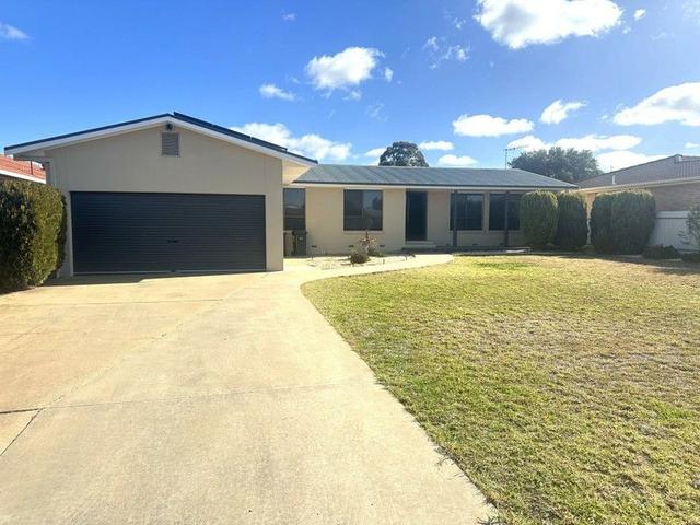 22 Clifton Boulevard, NSW 2680