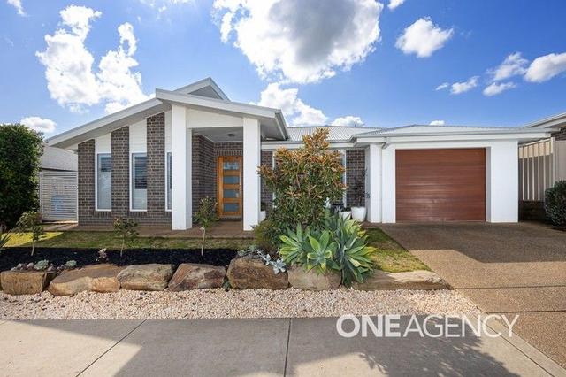 14 Cootamundra Boulevarde, NSW 2650