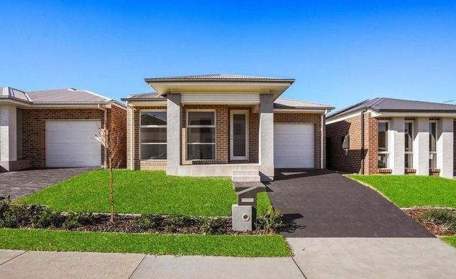 19 Parhelion Street, NSW 2179