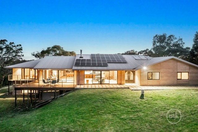 136 Charles Sturt Drive, VIC 3754