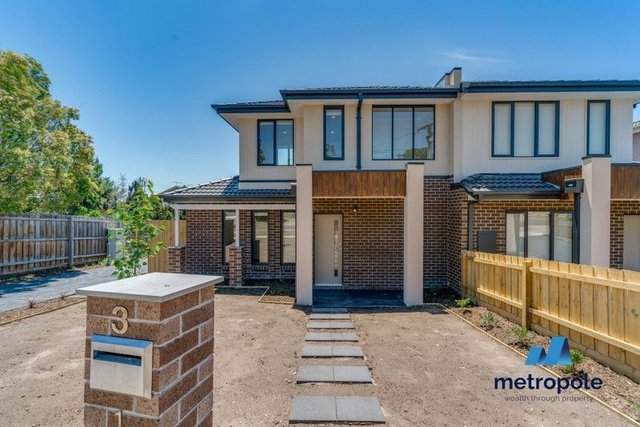 1/3 Churchill Avenue, VIC 3148