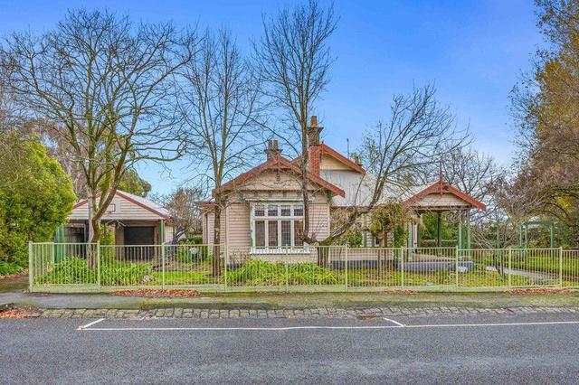 216 Lyons Street North, VIC 3350