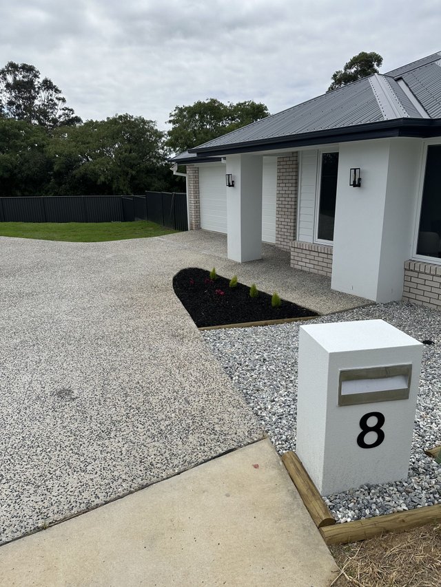 8 Sunshine Court, QLD 4370