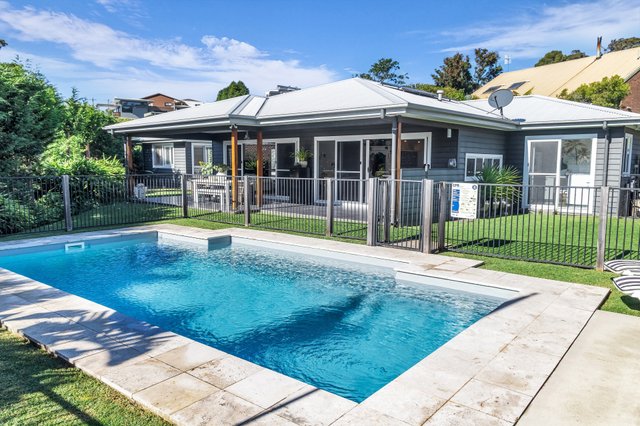14 Flora Place, NSW 2550