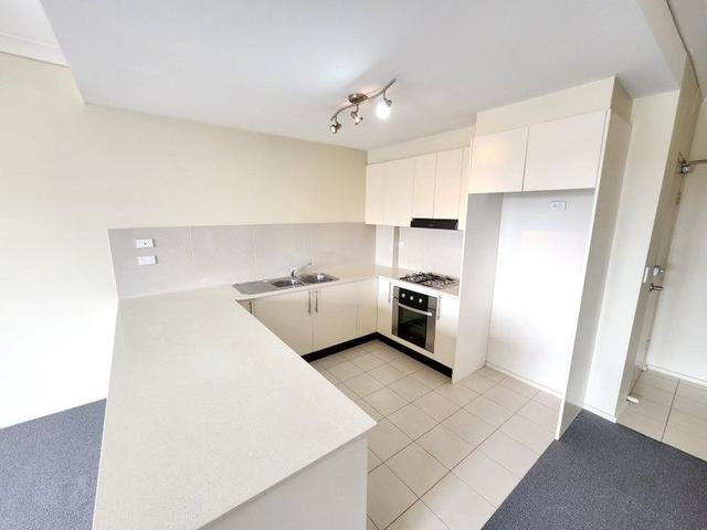 38/6-8 Bathurst Street, NSW 2170