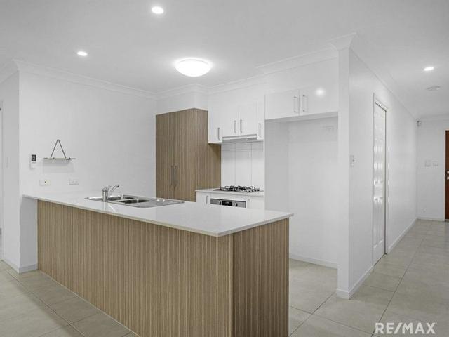 2/1 Barratt Street, QLD 4209