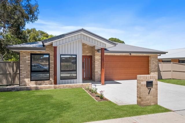 7 James Place, NSW 2582