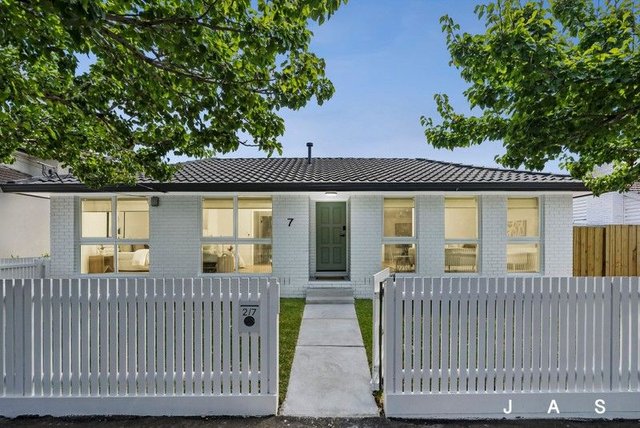 2/7 Gordon Parade, VIC 3013