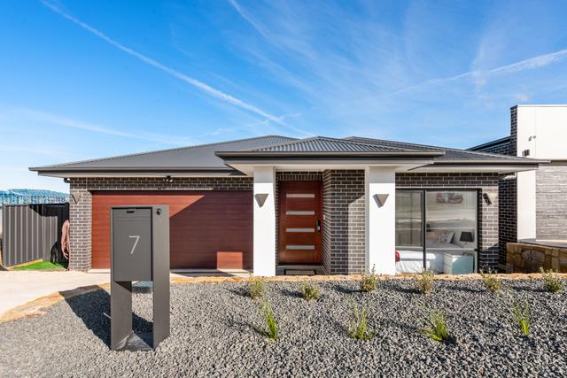 7 Nell Edeson Street, ACT 2913