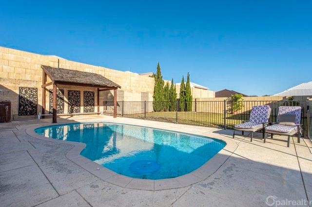 17 Caloundra Street, WA 6173