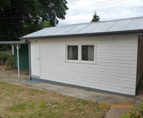 Storage shed (2012-11-28)
