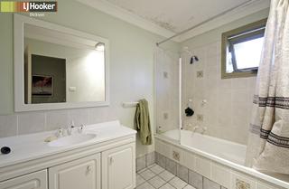Bathroom - #8 (2010-06-23)