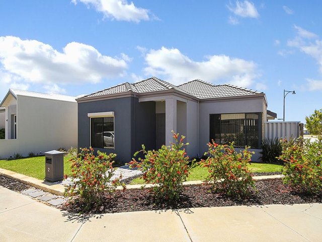 2 Bollach Green, WA 6036