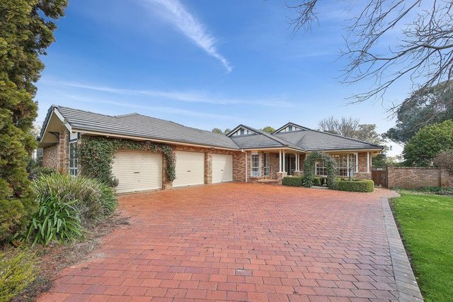 22 Macquarie Drive, NSW 2850
