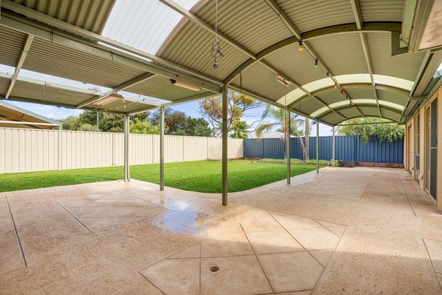 5 Lisbon Place, WA 6169