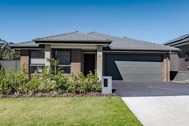 15 Serengeti Circuit, NSW 2752
