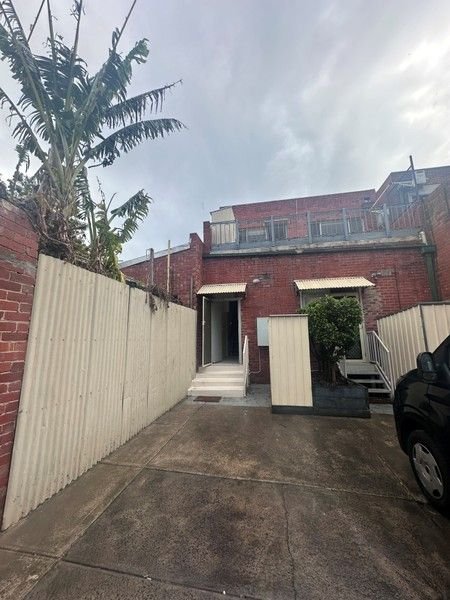 Rear 1/5 Menana Road, VIC 3046