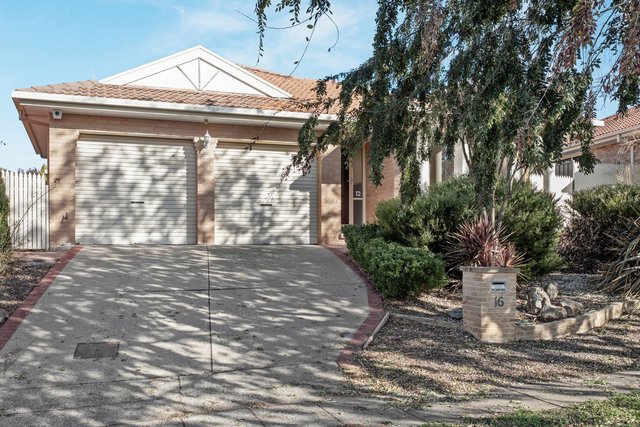 16 Bendora Crescent, ACT 2913