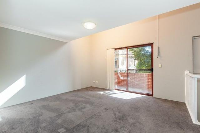 2/76 Kellick Street, NSW 2017
