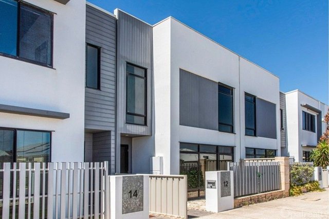 12 Ginrock Way, WA 6174