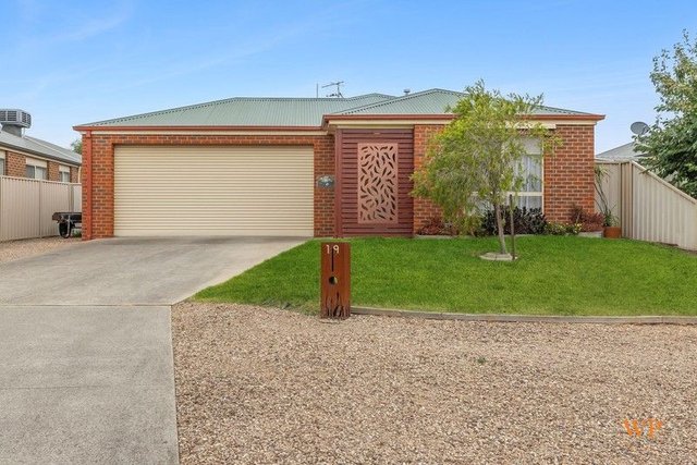 19 Eric Court, VIC 3764